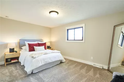 Bedroom - 1661 Devonshire Dr, Brunswick, OH 44212 photo 1 of 5