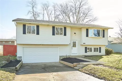 Exterior - 1661 Devonshire Dr, Brunswick, OH 44212 photo 2 of 4