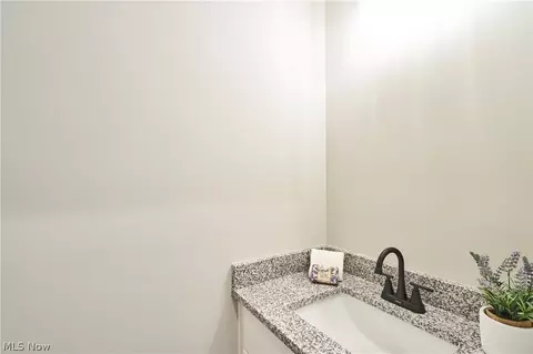 Bath - 1661 Devonshire Dr, Brunswick, OH 44212 photo 2 of 2