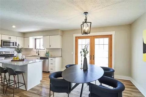 Dining - 1661 Devonshire Dr, Brunswick, OH 44212 photo 1 of 2