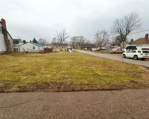 2616 Taft Ave NE, Canton, OH 44705