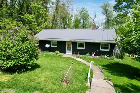 3201 Parkland Dr SW, Carrollton, OH 44615
