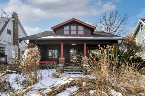 3272 Tullamore Rd, Cleveland Heights, OH 44118