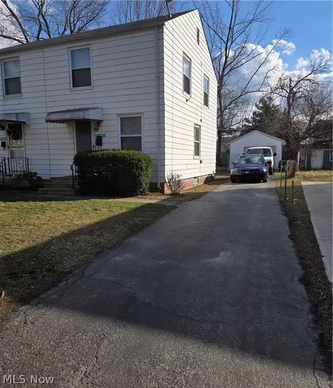 21670 Crystal Ave, Euclid, OH 44123