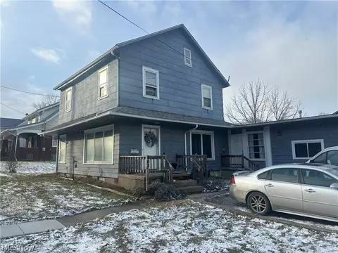 403 Nassau St W, East Canton, OH 44730