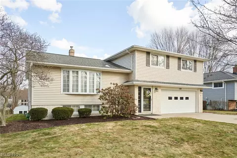 6403 Huntington Dr, Solon, OH 44139