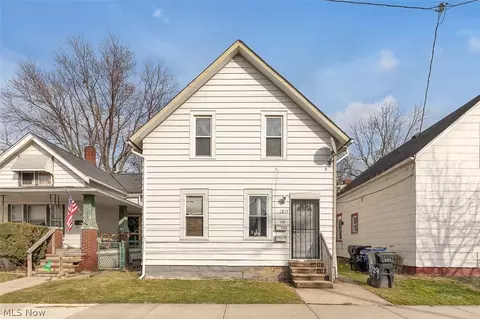 3279 W 44th St, Cleveland, OH 44109