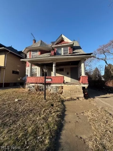 10719 Grantwood Ave, Cleveland, OH 44108