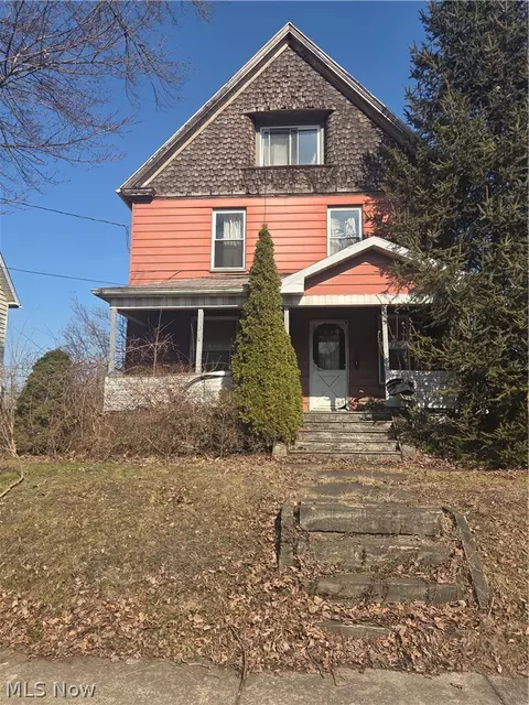 148 E Wilson Ave, Girard, OH 44420
