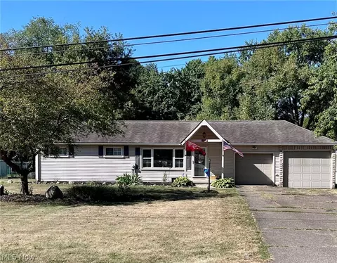 5221 Revere Ave NW, Massillon, OH 44647