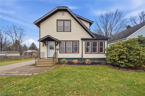1839 14th St, Cuyahoga Falls, OH 44223