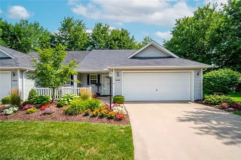 30640 Jasmine Ct #61B, North Olmsted, OH 44070