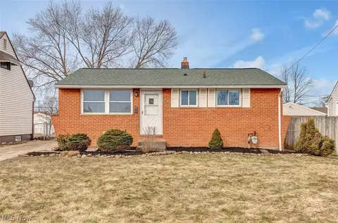 6330 Sandfield Dr, Brook Park, OH 44142