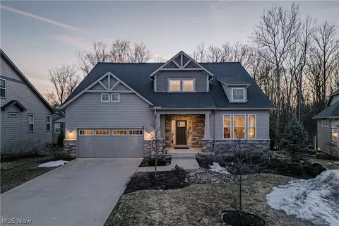 554 Salt Lake Cir, Orange, OH 44022