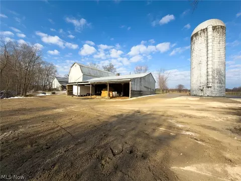 14178 West Rd, Wakeman, OH 44889