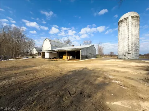 14178 West Rd, Wakeman, OH 44889