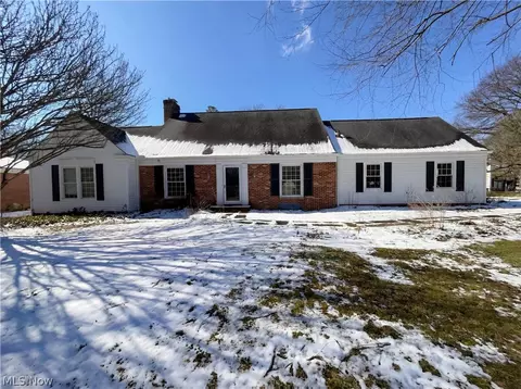2330 Thurmont Rd, Akron, OH 44313