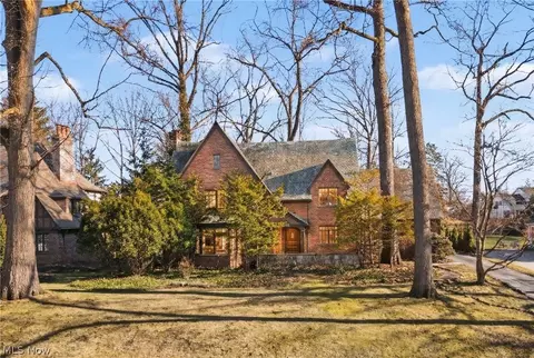 3119 Highland Dr, Silver Lake, OH 44224