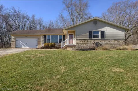 6121 Erie Ave NW, Canal Fulton, OH 44614
