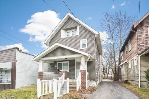 885 Brown St, Akron, OH 44311