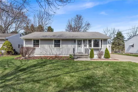 811 Tarry Ln, Amherst, OH 44001
