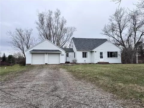 12688 Woodside Dr, Chesterland, OH 44026