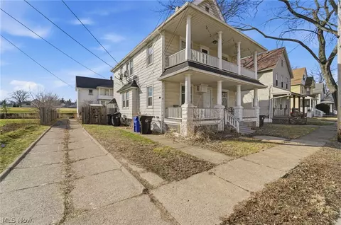 3702 W 15th St, Cleveland, OH 44109