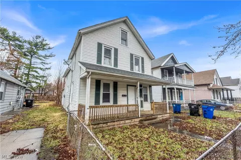 7210 Colgate Ave, Cleveland, OH 44102