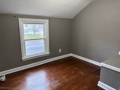 Bedroom - 1009 E 6th St, Salem, OH 44460 photo 2 of 4