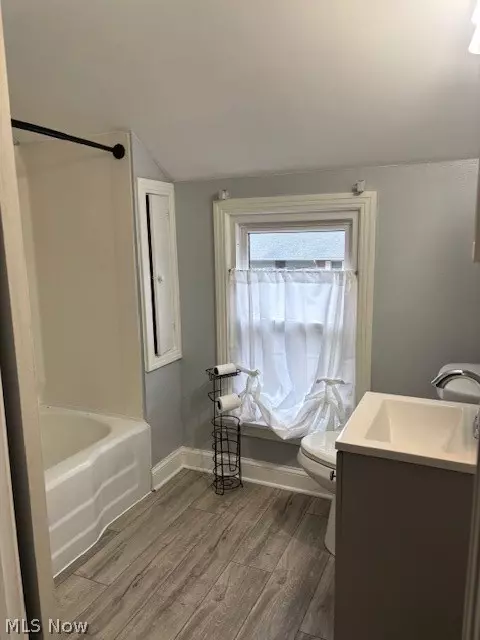 Bath - 1009 E 6th St, Salem, OH 44460 photo 1 of 1