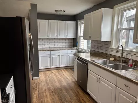 Kitchen - 1009 E 6th St, Salem, OH 44460 photo 1 of 2