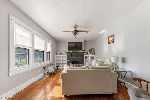 Living - 2409 Gilbert Ave NE, Canton, OH 44705 photo 4 of 4