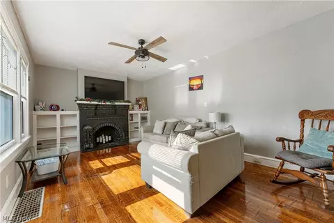 Living - 2409 Gilbert Ave NE, Canton, OH 44705 photo 3 of 4