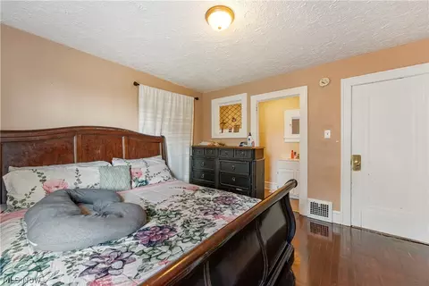Bedroom - 2409 Gilbert Ave NE, Canton, OH 44705 photo 8 of 11