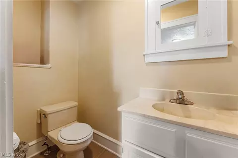 Bath - 2409 Gilbert Ave NE, Canton, OH 44705 photo 1 of 2