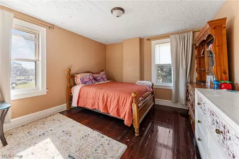 Bedroom - 2409 Gilbert Ave NE, Canton, OH 44705 photo 4 of 11