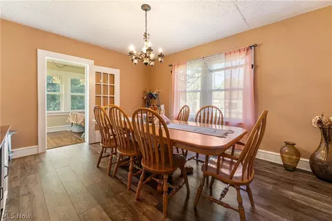 Dining - 2409 Gilbert Ave NE, Canton, OH 44705 photo 3 of 4