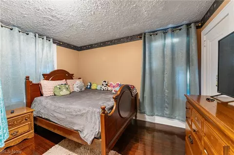 Bedroom - 2409 Gilbert Ave NE, Canton, OH 44705 photo 3 of 11