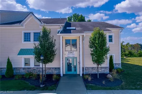 5547 Beavercrest Dr #211, Lorain, OH 44053