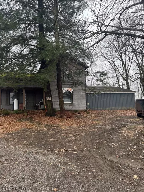 14665 W Akron Canfield Rd, Berlin Center, OH 44401