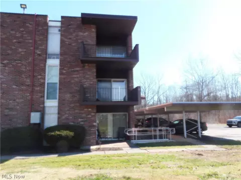3080 N River Rd #J5, Warren, OH 44483