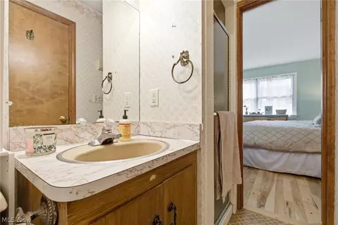 Bath - 132 Eldridge Rd, Aurora, OH 44202 photo 1 of 5