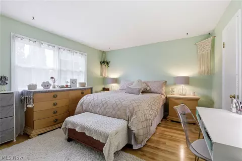 Bedroom - 132 Eldridge Rd, Aurora, OH 44202 photo 4 of 6