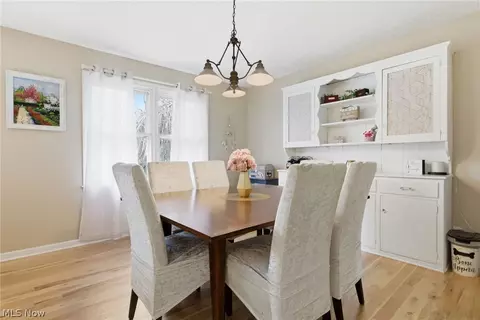 Dining - 132 Eldridge Rd, Aurora, OH 44202 photo 3 of 4
