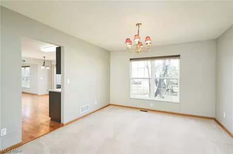 804 Stone Circle Dr, Akron, OH 44320 photo 7