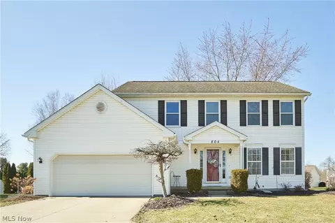 804 Stone Circle Dr, Akron, OH 44320