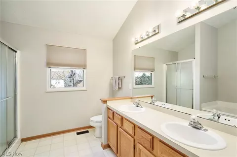 804 Stone Circle Dr, Akron, OH 44320 photo 14