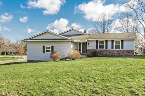 127 Brush Rd, Richmond Heights, OH 44143