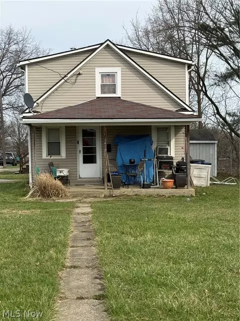 1479 East Ave, Akron, OH 44307