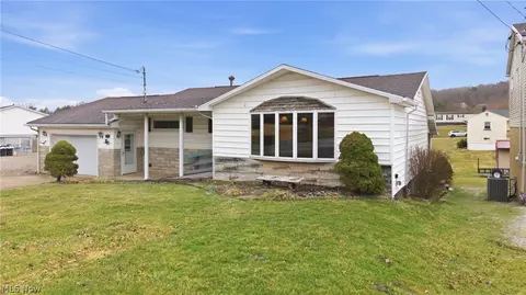 1443 Harris Hwy, Parkersburg, WV 26101